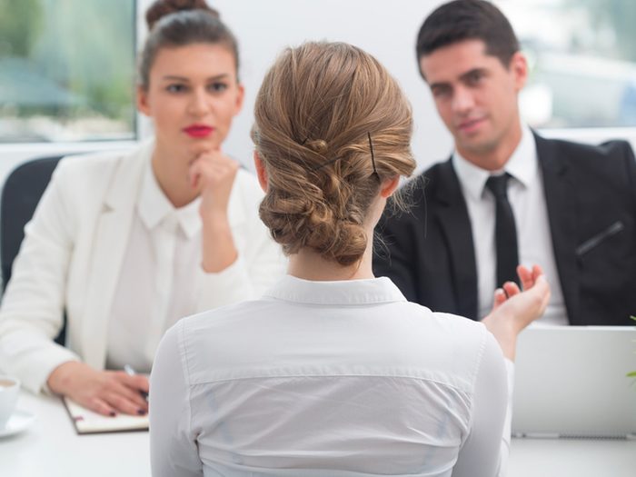 Lors d'une entrevue d'embauche, prononcez souvent le nom de votre interlocuteur.