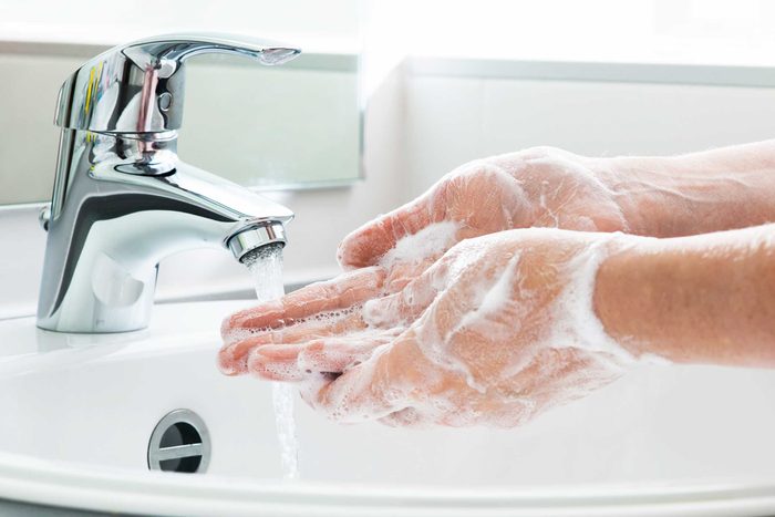 Pendant votre croisière, lavez-vous les mains régulièrement, les risques de virus et d'épidémies sont élevés.