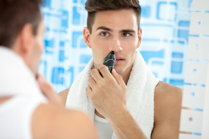 La tondeuse de poils de nez est un accessoire de beauté pour homme que les femmes peuvent voler.