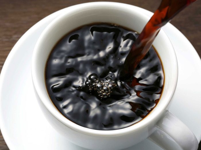 Le café noir fait partie des boissons à privilégier pour perdre du poids.