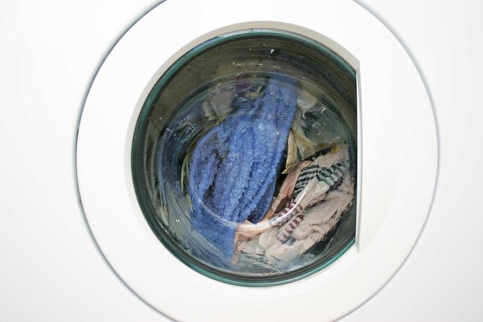 Erreur de lavage : oublier de vider les poches