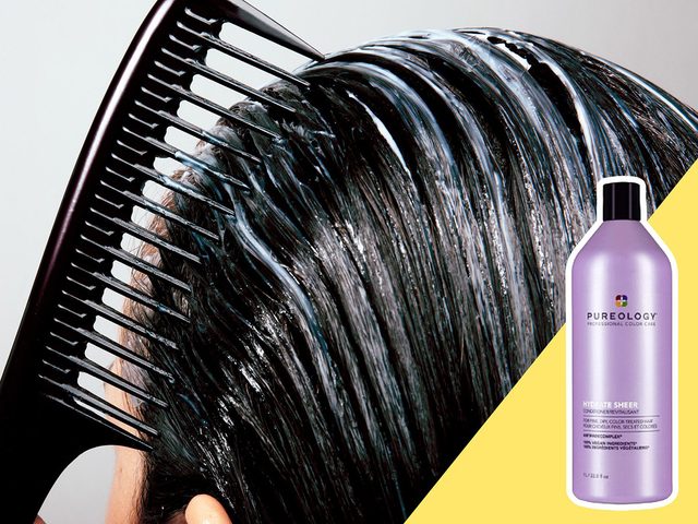 Abuser de laprs-shampoing est l'une des erreurs de coiffure qui donnent lair plus vieux.