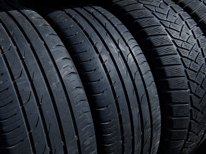 Démystifier les types de pneus avant de les acheter.