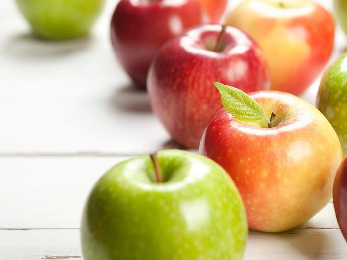 Remède de mauvaise haleine: des pommes.
