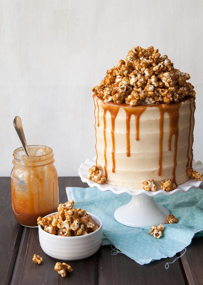 Apprenez à faire cette recette de gâteau au pop-corn.