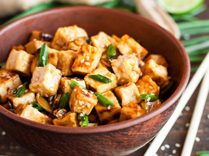 Aliment riche en fer: le tofu.