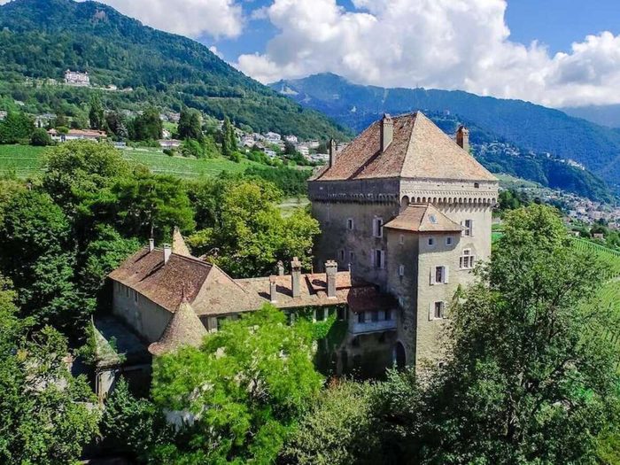 Château Du Chatelard Suisse Via Airbnb