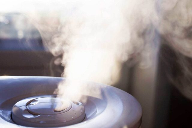 Remde naturel contre le mal de gorge : humidifiez l'air.