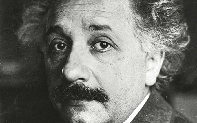Résoudre l’énigme d’Einstein