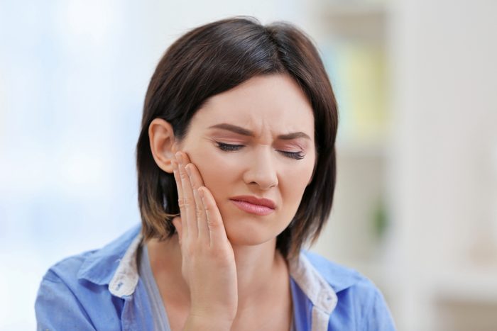 Douleurs liées aux dents de sagesse ou à la région avoisinante