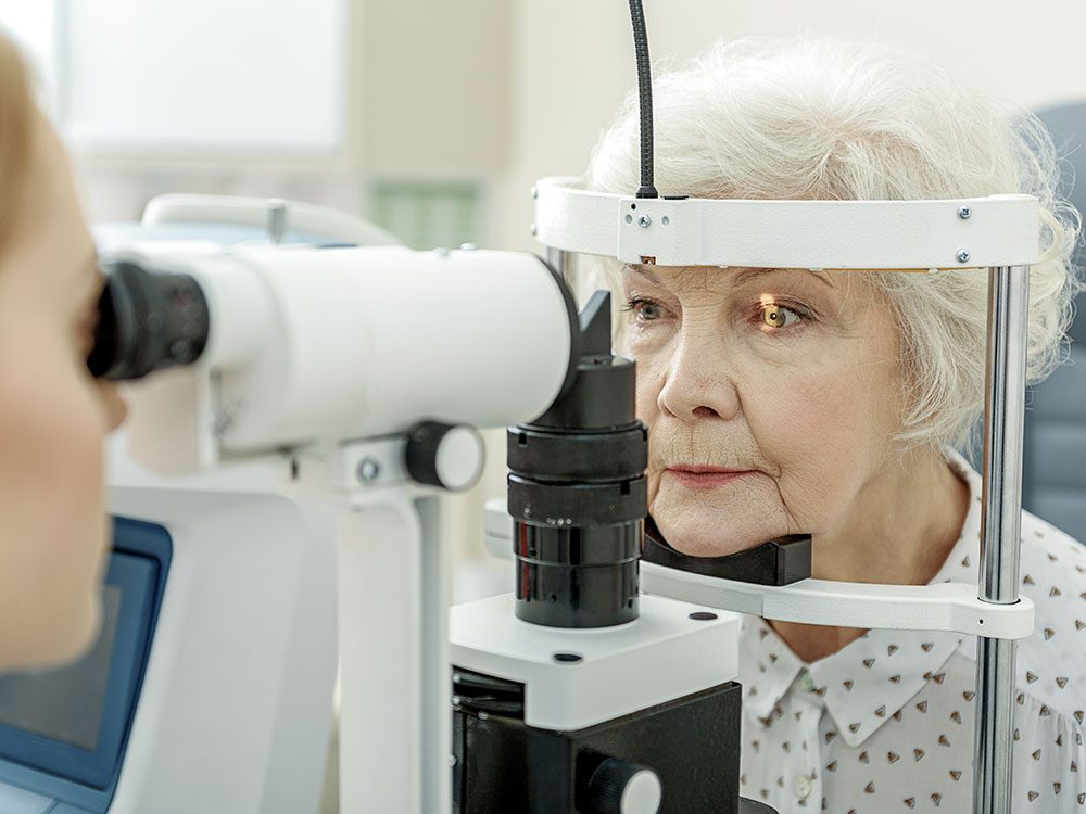 La dégénérescence maculaire fait partie des maladies des yeux que vous devriez connaître.