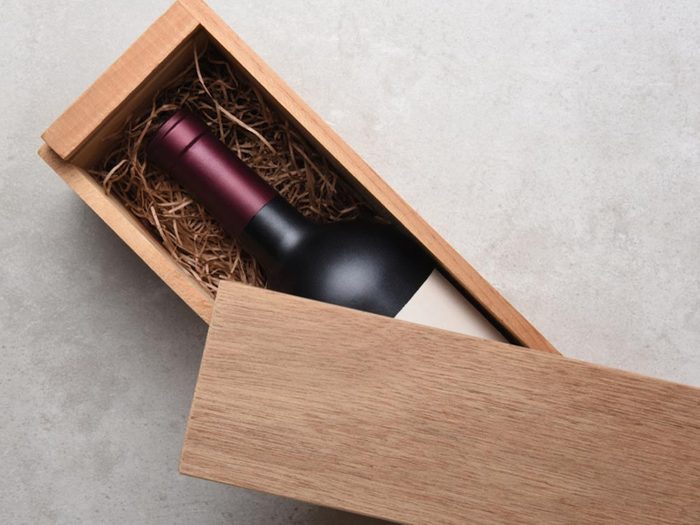 Comment faire sa valise: amener votre propre vin.