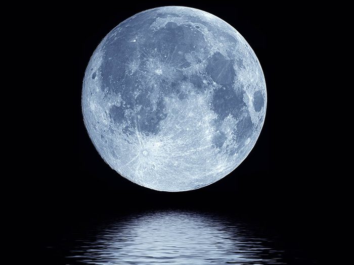 Les mystères de la lune: origine de son eau.