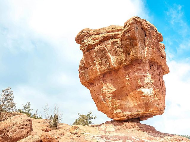 Formation rocheuse: la balanced rock tient en quilibre depuis plusieurs millions dannes.