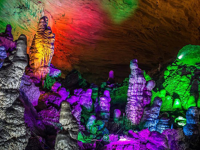 Formation rocheuse: la cave Reed Flute-Guilin est d’une incroyable beauté.