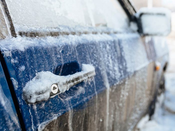 Mythe sur l’automobile: en hiver,il faut chauffer la voiture avant de démarrer.