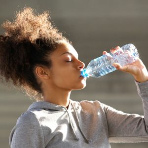 Peut-on boire une bouteille d'eau après sa date d'expiration ?