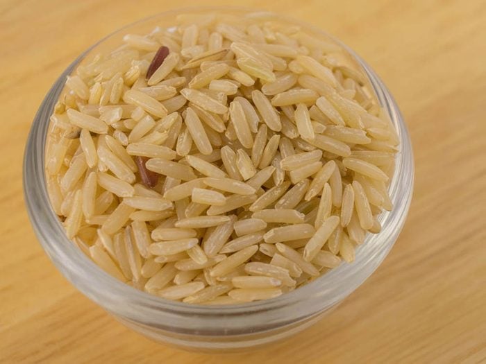 Pour avoir un ventre plat, mangez du riz brun.