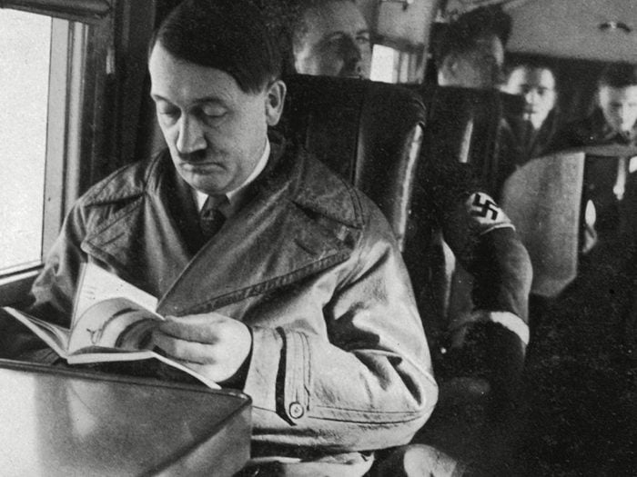 Fait insolite: Adolf Hitler a été nommé pour recevoir un prix Nobel.