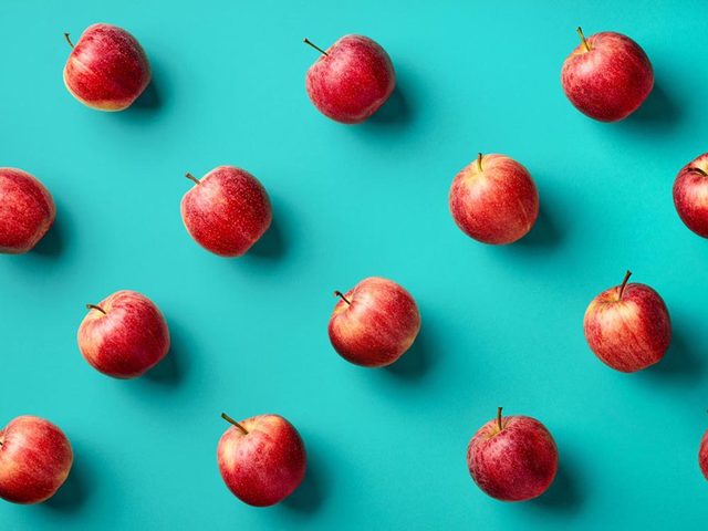 Fruits et lgumes frais: trempez les pommes dans de l'eau sale.