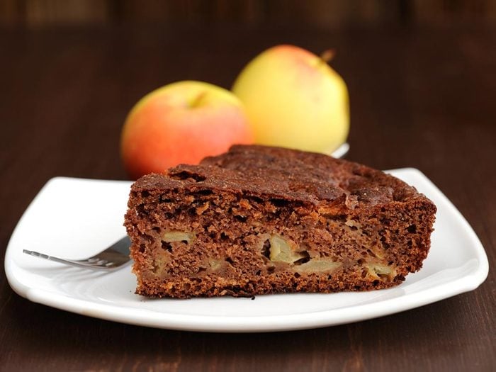Recettes avec des pommes: savourez notre gâteau au chocolat et aux pommes.