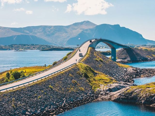 La route de lAtlantique (Atlanterhavsveien) en Norvge fait partie des routes les plus dangereuses au monde.