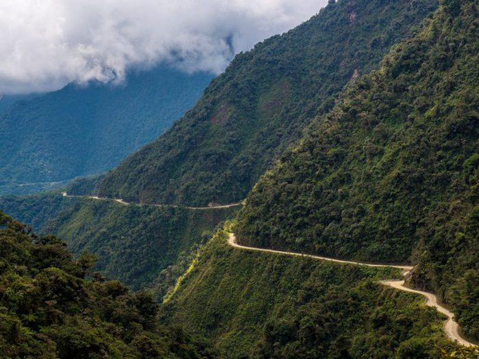 La route des Yungas en Bolivie fait partie des routes les plus dangereuses au monde.