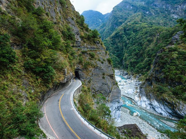 La route des gorges de Taroko  Taiwan fait partie des routes les plus dangereuses au monde.