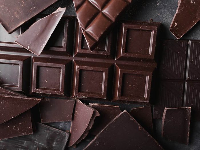 Le chocolat noir est un aliment santé à consommer avec modération.