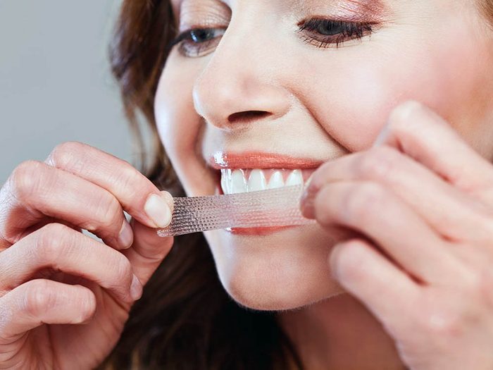 Un blanchiment fait par un dentiste n'abîme pas les dents.
