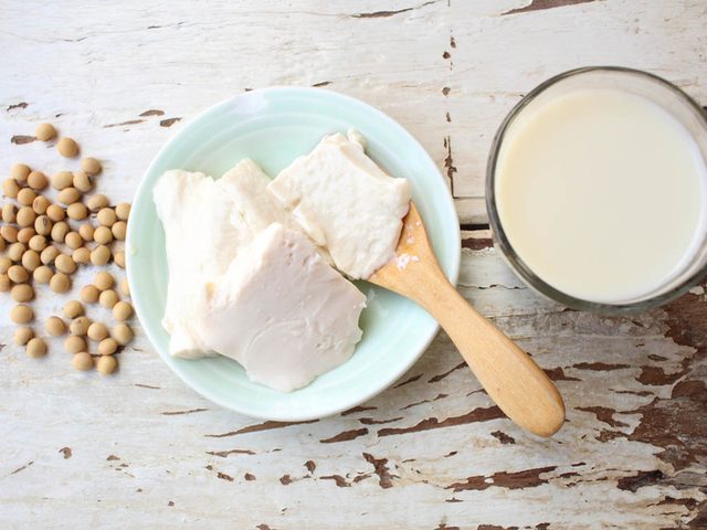 Vous pouvez remplacer votre lait de vache par une boisson au soya.