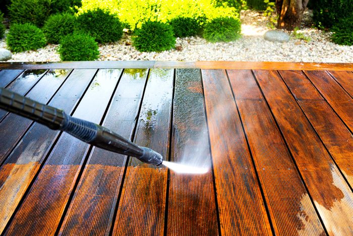 Votre maison sera embellie avec un bon nettoyage extérieur.