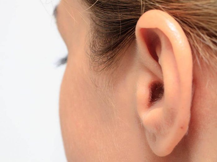 L’arrière des oreilles est l’une des parties du corps que vous ne lavez pas assez.