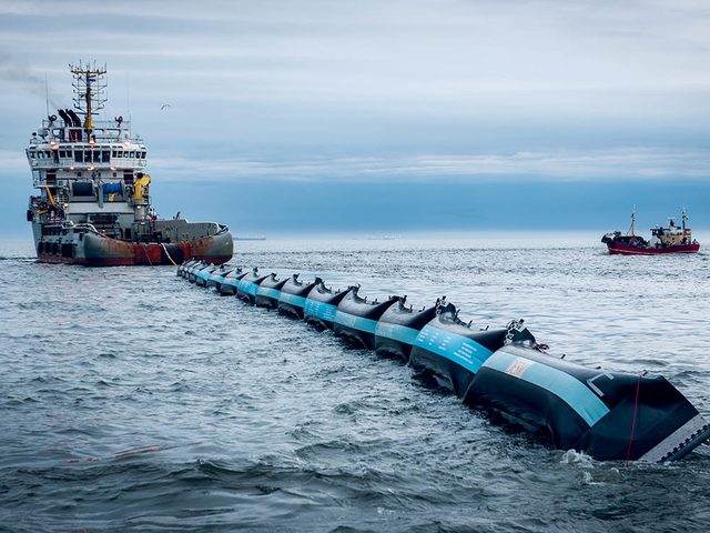 Pollution marine: le premier test du projet Ocean Cleanup est lanc en 2015.