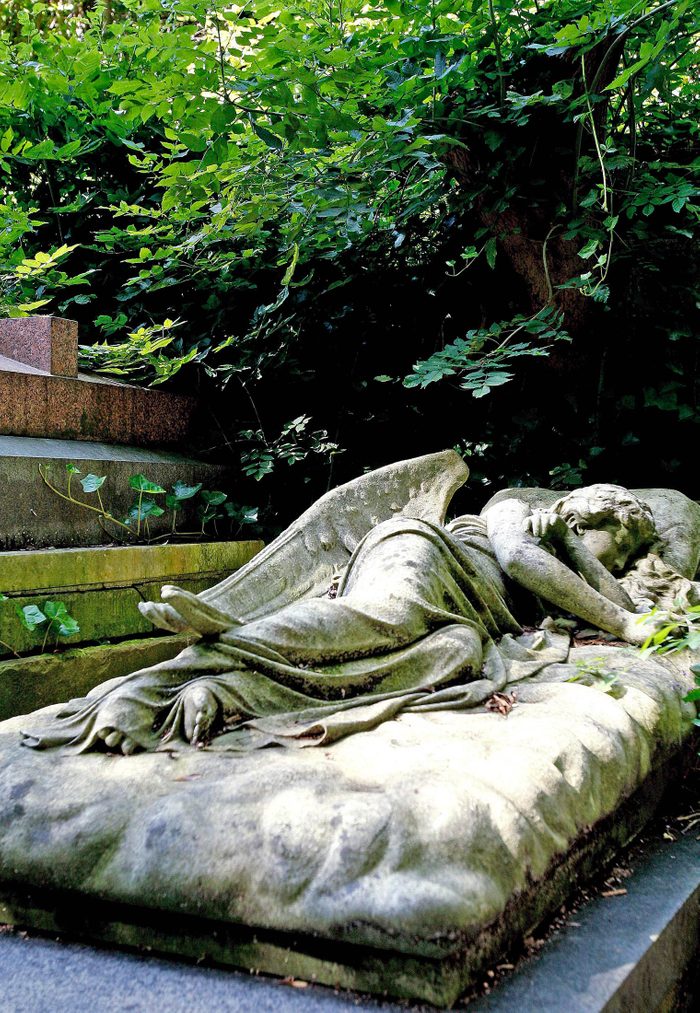 Chair de poule : photo du cimetière de Londres.