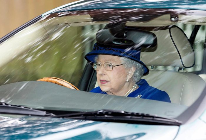 La reine Élisabeth II n'a jamais passé d'examen.