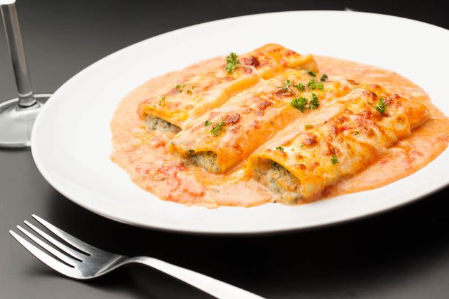 Meilleures recettes de ptes : cannelloni au veau, sauce rose au camembert.
