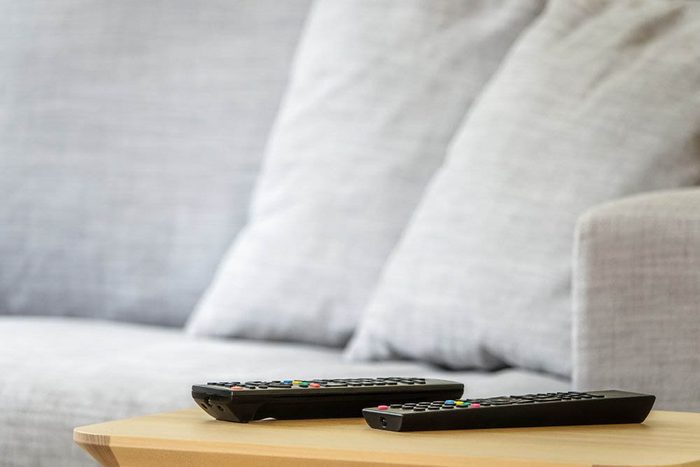 Pour perdre du poids, regarde la télévision une heure en moins par jour.