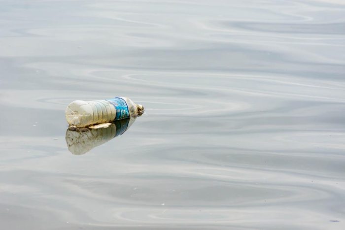 Le plastique est présent dans les lacs d'eau potable.