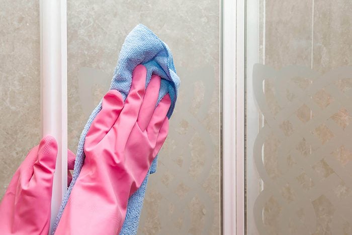 Tâches à faire : nettoyer votre douche.