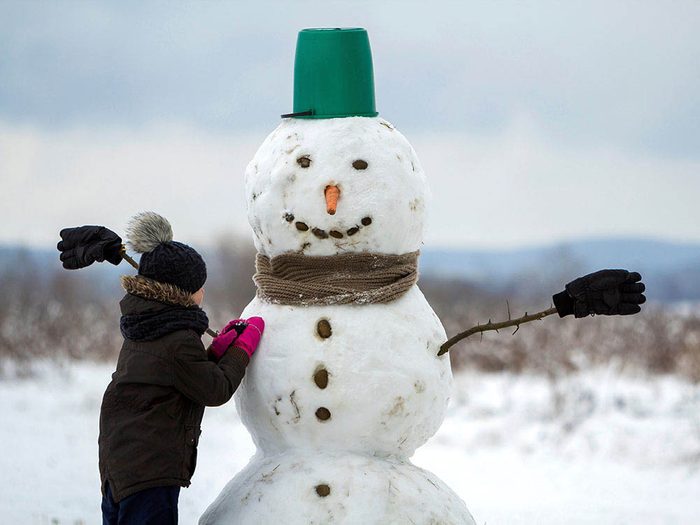 Pour faire un bonhomme de neige, donnez-lui une bonne structure.