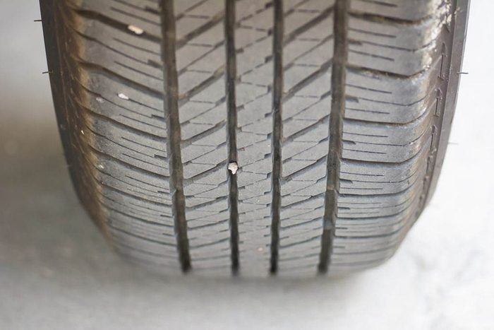 durée de vie voiture: prenez garde à l’usure inégale de vos pneus.
