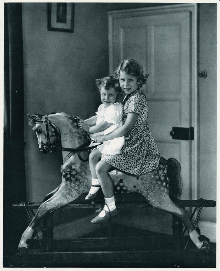 Famille royale : photo de la future reine à cheval.
