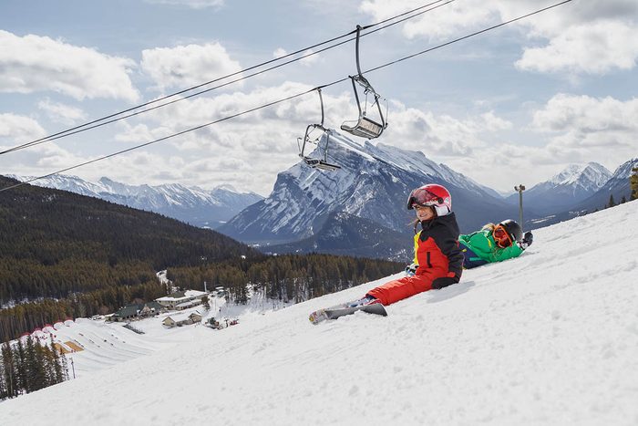 Le parc national de Banff est une destination de choix pour les skieurs débutants.