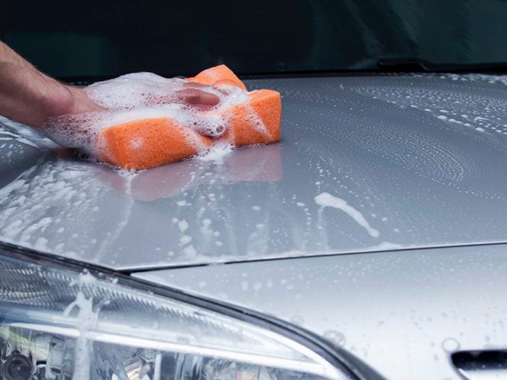 Ne pas la laver régulièrement peut réduire la durée de vie d’une voiture.