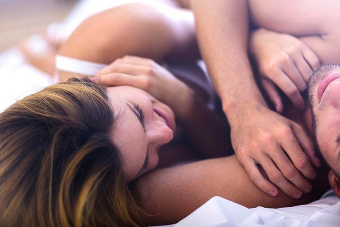 Mythe sur la santé : le sexe oral et anal sont une alternative sûre aux relations sexuelles classiques.