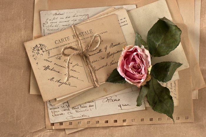 Idée romantique : écrire des lettres d'amour.