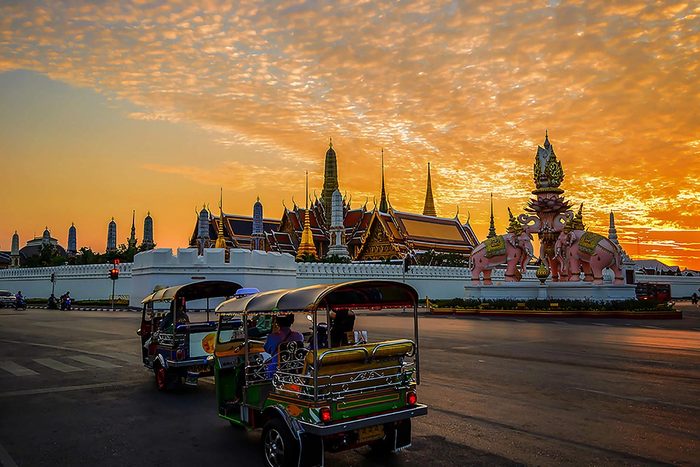 Destination au soleil : Bangkok, en Thaïlande.