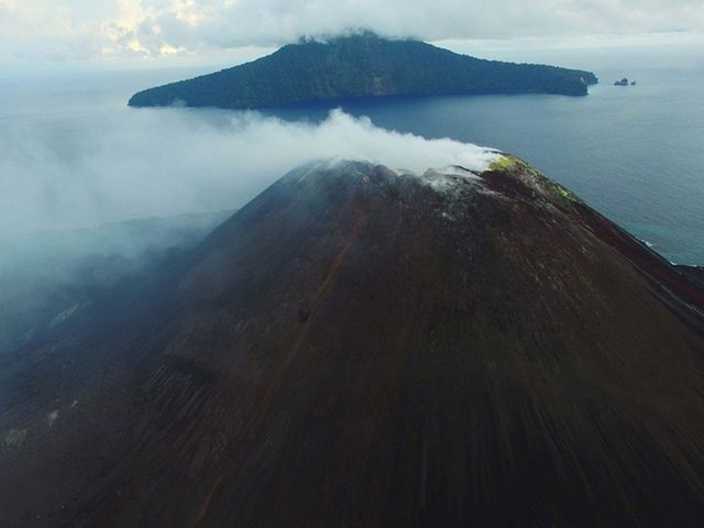 Penser que le Krakatoa est  lest de Java est une erreur de gographie.
