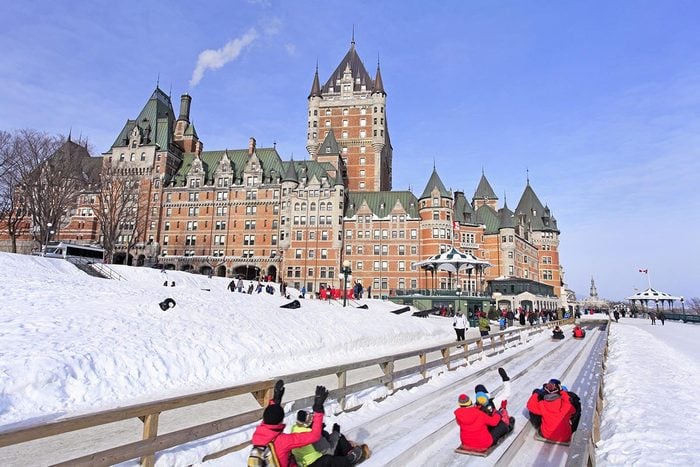 En hiver, visitez la ville de Québec.